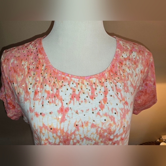 Pink Relaxed Blouse with Scoop Neck and Cap Sleeves - Picture 2 of 5